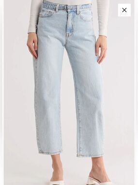 NWT Kensie The Jessica High-Rise Barrel Leg Jeans, Logan Light Wash size 12/31.